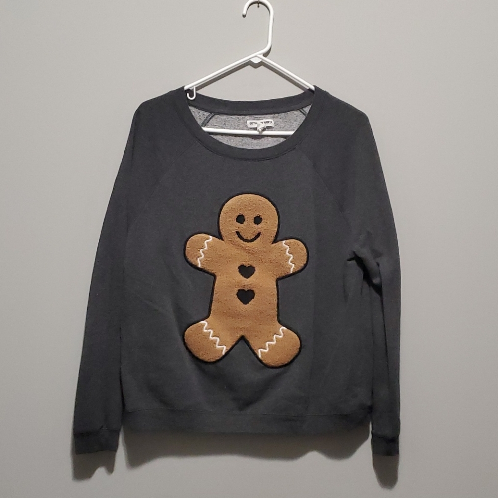 Size small. Long sleeve gingerbread man sweatshirt